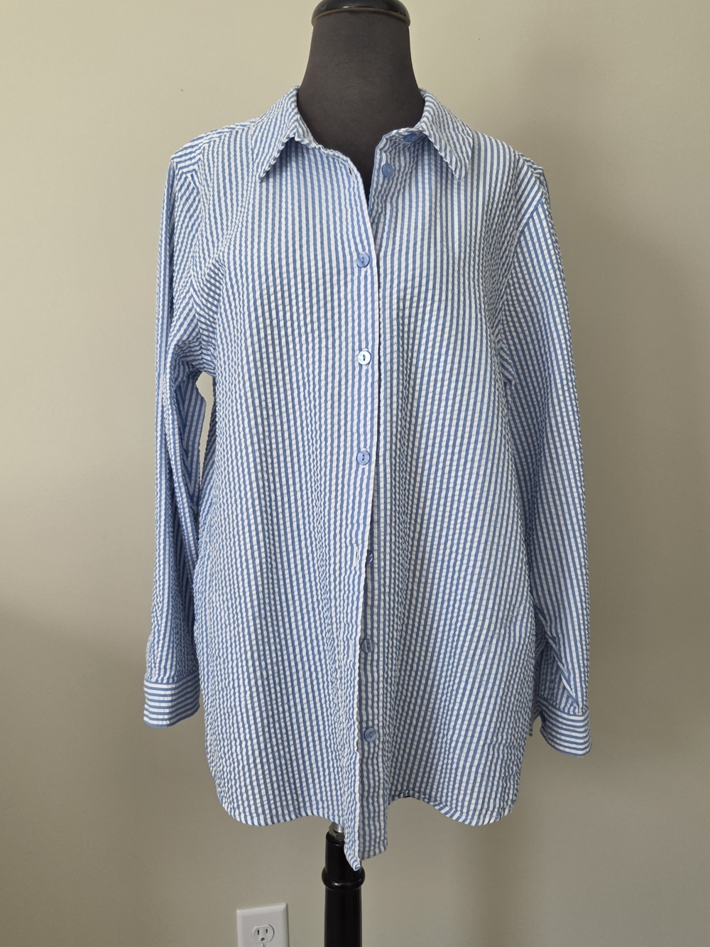 Joan Rivers Light Blue and White Seersucker Button-Down Blouse